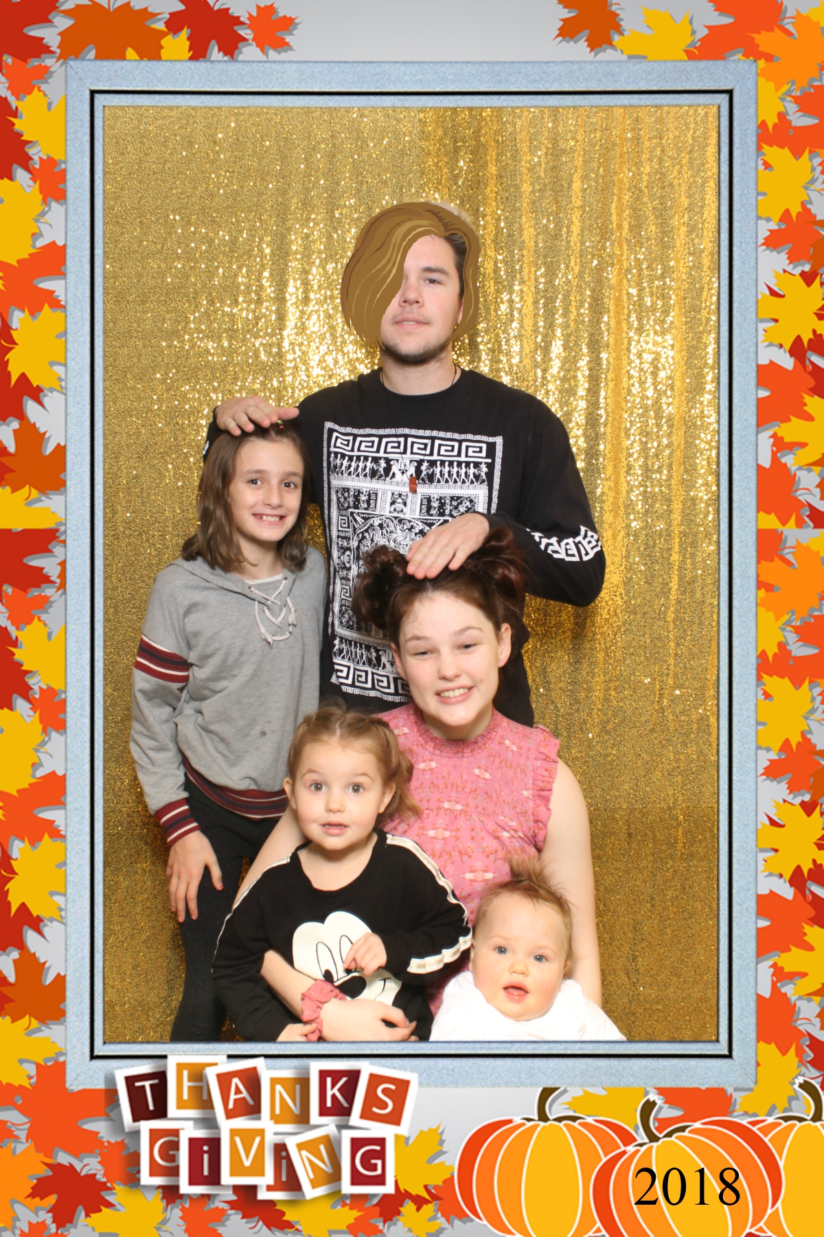 Thanksgiving 2018 | View more photos from the event at gallery.niknoxphotobox.com/u/NiKnox-Photo-Box/Thanksgiving-2018